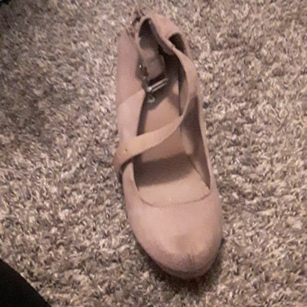 Heels - Picture 2 of 2